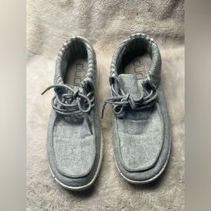 Hey Dude Britt shoes in a grey houndstooth women’s size 10